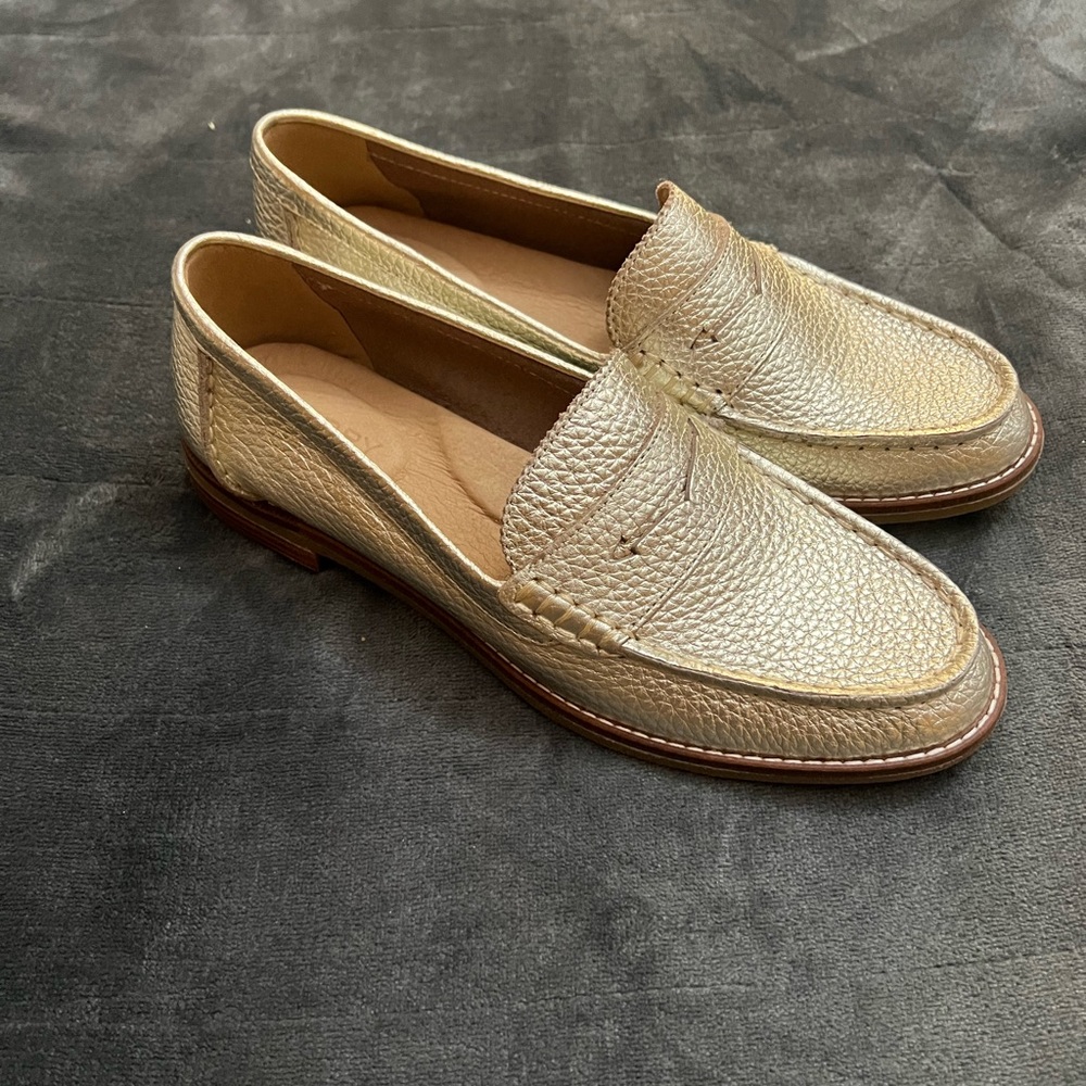 Sperry, 7.5 Seaport Penny Platinum Loafers.